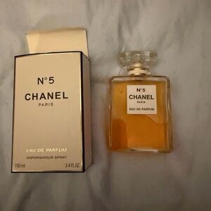 CHANEL No. 5 Eau de Parfum with Gold Hue